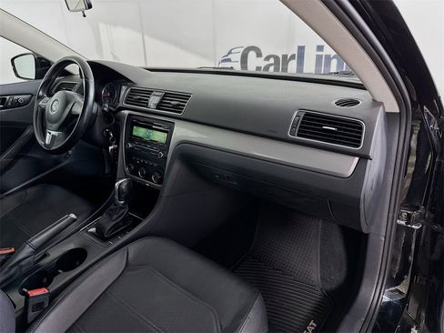 Used 2015 Volkswagen Passat 1.8T Wolfsburg Edition image 30