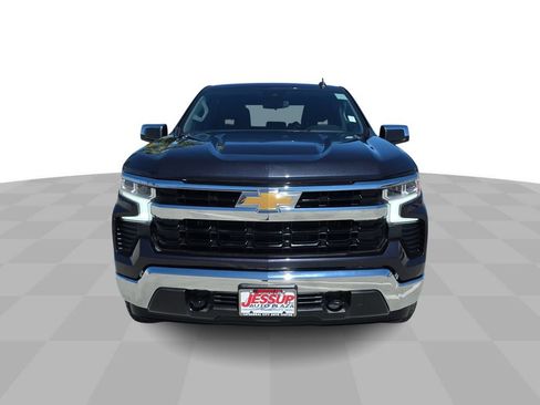 Used 2024 Chevrolet Silverado 1500 LT image 3