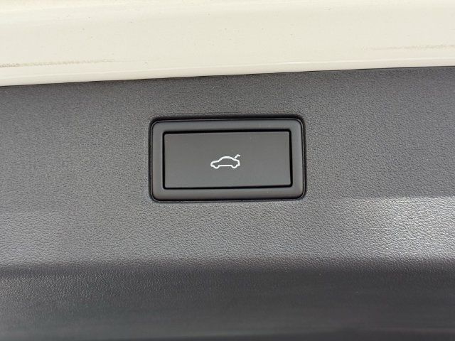 Used 2026 Volkswagen Tiguan SE FWD image 31