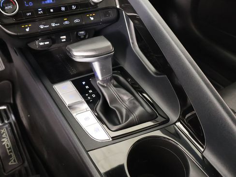 Used 2021 Hyundai Elantra Limited w/ Cargo Package image 9