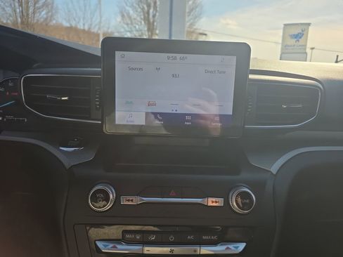 Used 2020 Ford Explorer XLT w/ Equipment Group 202A image 32