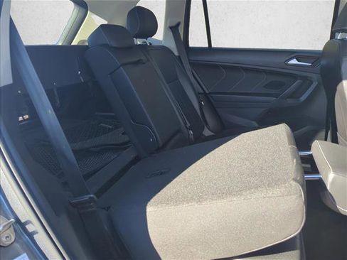 Used 2022 Volkswagen Tiguan SE image 20
