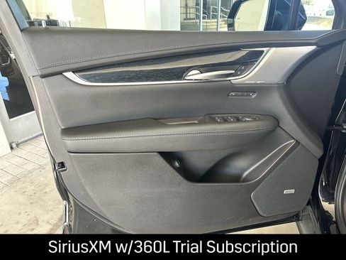 Used 2025 Cadillac XT5 Premium Luxury image 10