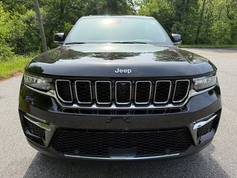 New 2025 Jeep Grand Cherokee Limited w/ Luxury Tech Group II image 4