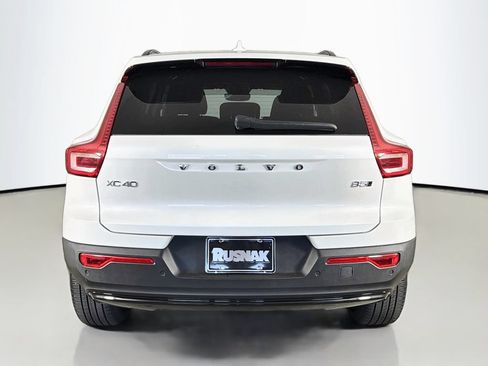 Certified 2023 Volvo XC40 B5 Plus w/ Protection Package Premier AWD/4WD image 6