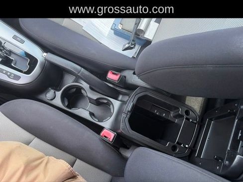 Used 2013 Chevrolet Cruze LS FWD image 27