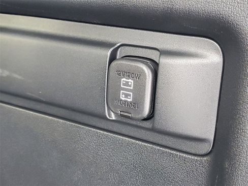 Used 2025 MAZDA CX-70 Plug-In Hybrid w/ Premium Pkg image 10