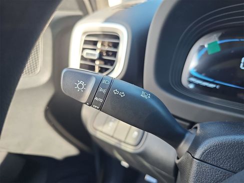 New 2026 Hyundai Venue SE FWD image 19