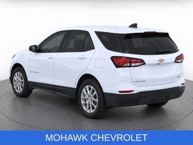 Certified 2022 Chevrolet Equinox LS w/ LS Convenience Package AWD/4WD image 4