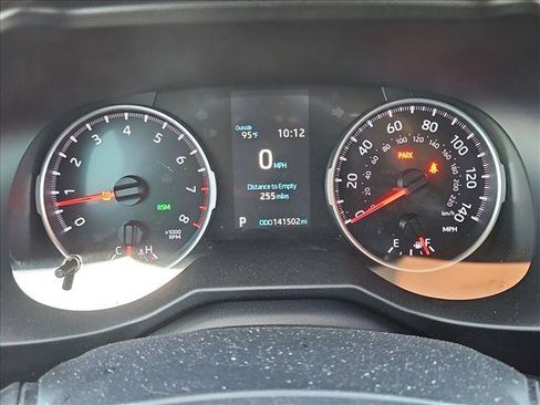 Used 2019 Toyota RAV4 XLE w/ Carpet Mat Package FWD image 9