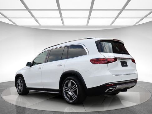 Used 2024 Mercedes-Benz GLS 450 4MATIC image 8