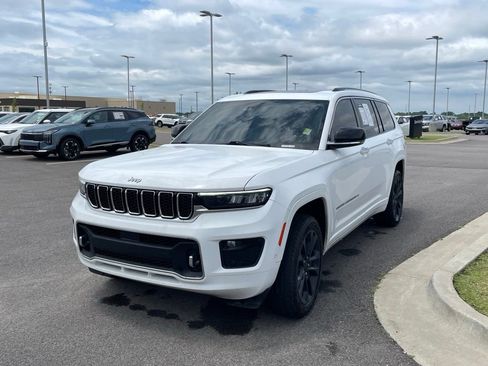 Used 2023 Jeep Grand Cherokee L Overland AWD/4WD image 3