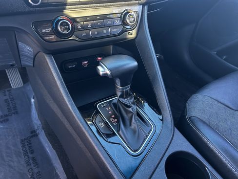 Certified 2022 Kia Niro LXS image 25