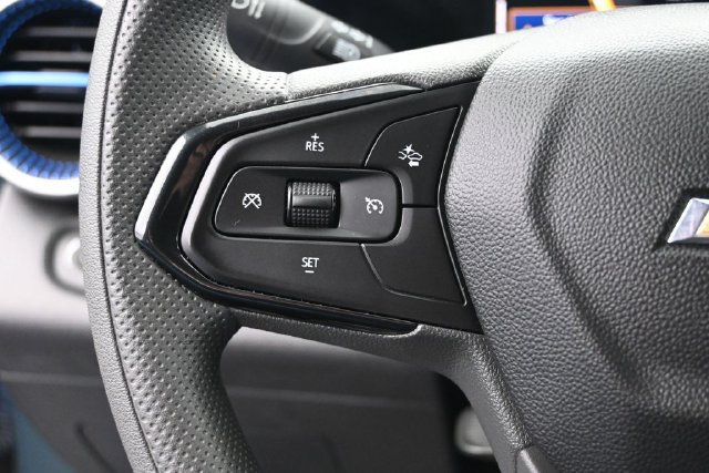 Used 2025 Chevrolet Trax LT FWD image 29