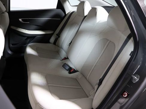 Used 2022 Hyundai Sonata SE FWD image 13