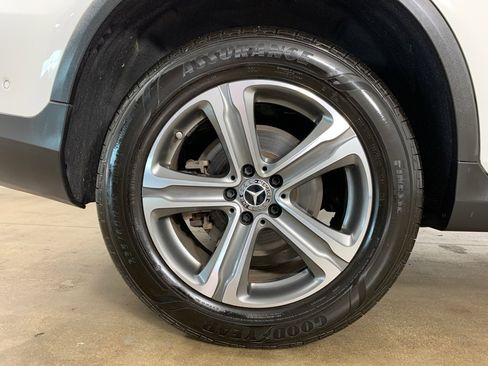 Used 2021 Mercedes-Benz GLC 300 image 40