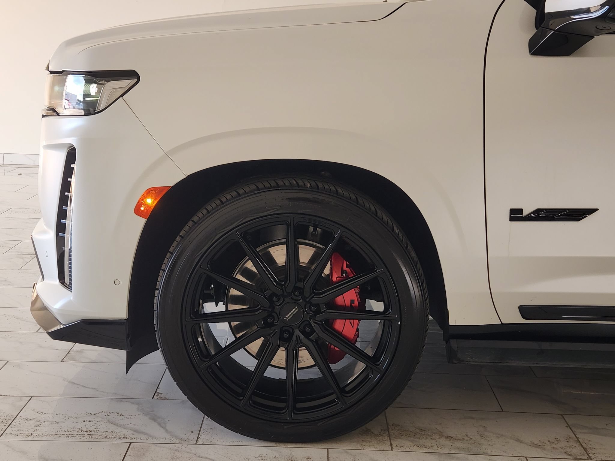 Used 2024 Cadillac Escalade V w/ LPO, ONYX Package AWD/4WD image 8