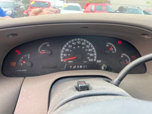 Used 2001 Ford F150 Lariat RWD image 13