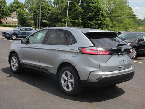 New 2024 Ford Edge SE image 5