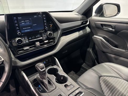 Used 2022 Toyota Highlander XSE image 15