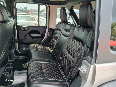 Used 2018 Jeep Wrangler Unlimited Sport S AWD/4WD image 10