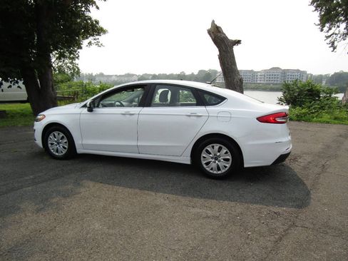 Used 2019 Ford Fusion S FWD image 4