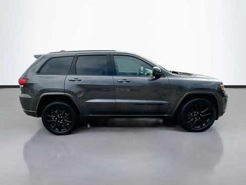 Used 2021 Jeep Grand Cherokee Laredo X AWD/4WD image 5