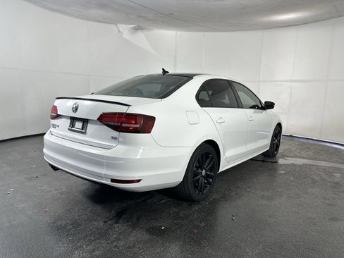 Used 2018 Volkswagen Jetta Sport image 11