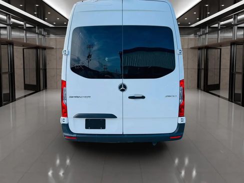 Used 2025 Mercedes-Benz Sprinter 2500 image 4