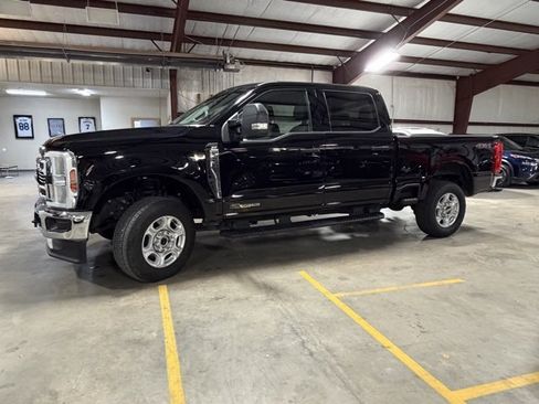 Used 2025 Ford F250 XLT image 4