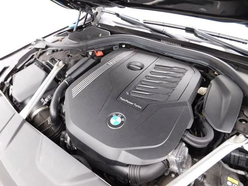 Used 2022 BMW 740i xDrive 740i xDrive Sedan 4D w/ M Sport Package image 27
