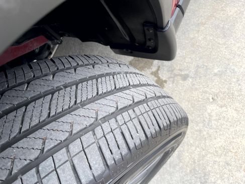 Certified 2023 Honda Pilot Touring image 7