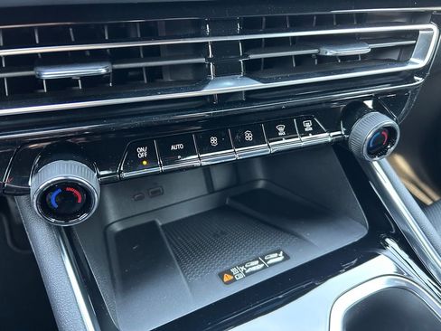 New 2026 Chevrolet Traverse LT image 32