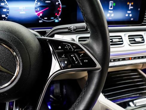 Used 2025 Mercedes-Benz GLS 450 4MATIC image 28