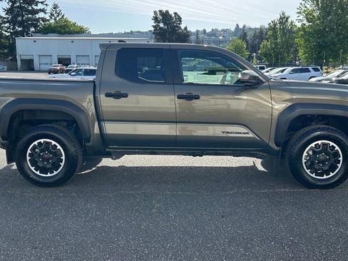 Certified 2024 Toyota Tacoma TRD Off-Road AWD/4WD image 4