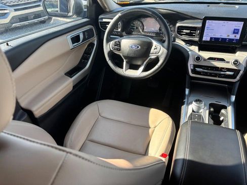 Used 2023 Ford Explorer XLT w/ Equipment Group 202A image 14