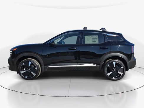 New 2026 Nissan Kicks SR FWD image 8