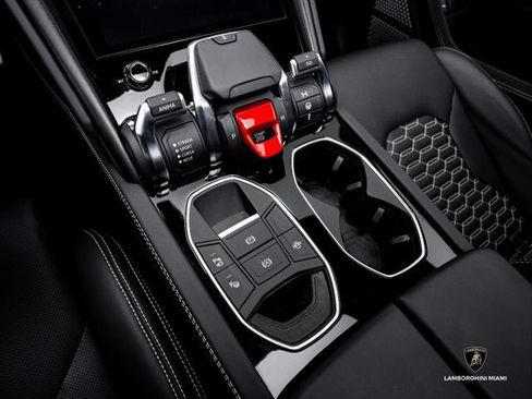 Used 2024 Lamborghini Urus S AWD/4WD image 27