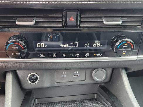 Used 2021 Nissan Rogue SV FWD image 18