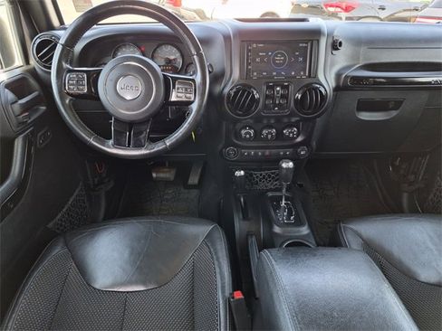 Used 2016 Jeep Wrangler Unlimited Sahara image 21