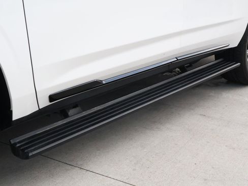 Used 2025 Cadillac Escalade Sport Platinum image 13