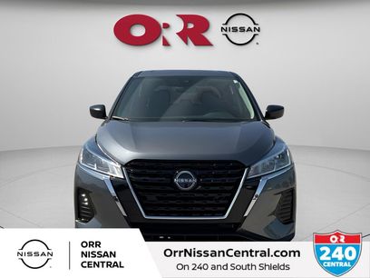 New 2025 Nissan Kicks Play S