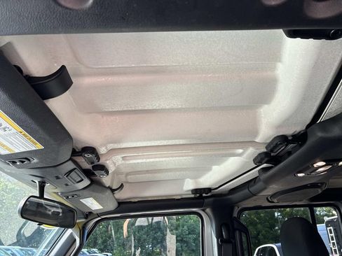 Used 2023 Jeep Wrangler Unlimited AWD/4WD image 24