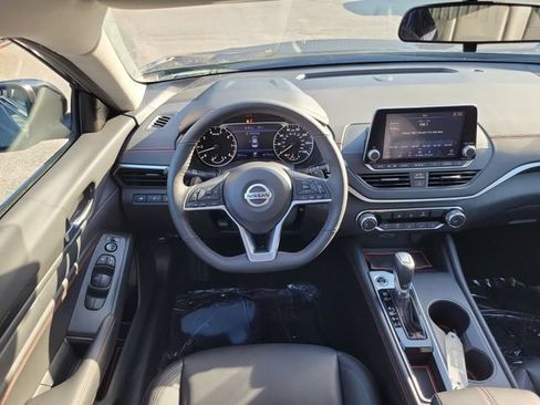 Used 2022 Nissan Altima 2.5 SR FWD image 9