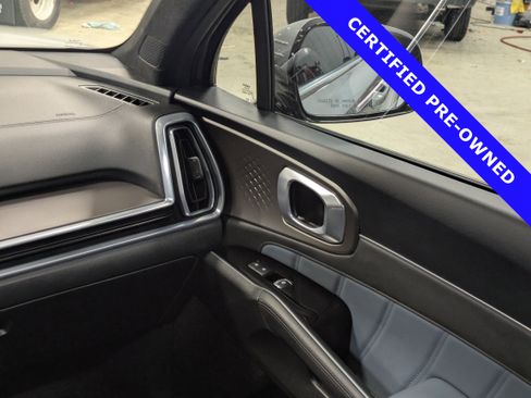 Used 2025 Kia Sorento SX Prestige image 19
