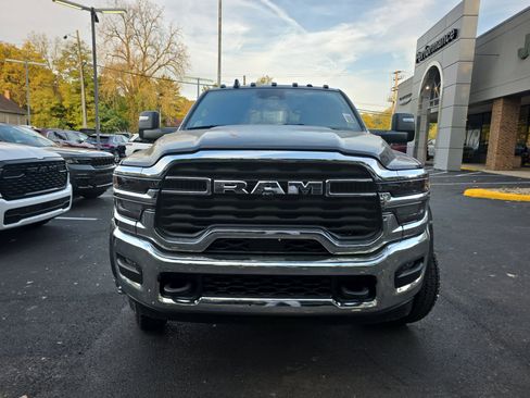 New 2026 RAM 5500 4x4 Crew Cab image 15
