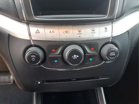 Used 2016 Dodge Journey SE w/ Flexible Seating Group FWD image 10