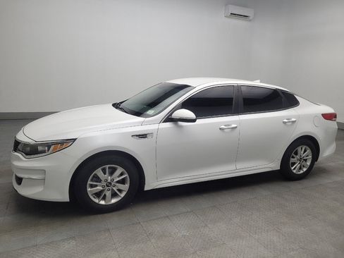 Used 2018 Kia Optima LX w/ Convenience Package image 2