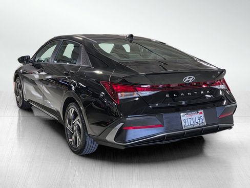 Certified 2025 Hyundai Elantra Sport FWD image 5