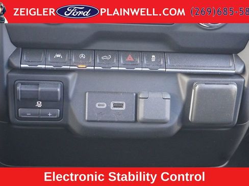 Used 2023 Chevrolet Silverado 1500 Custom AWD/4WD image 22
